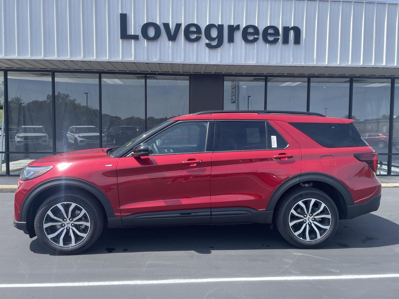 2025 Ford Explorer ST-Line