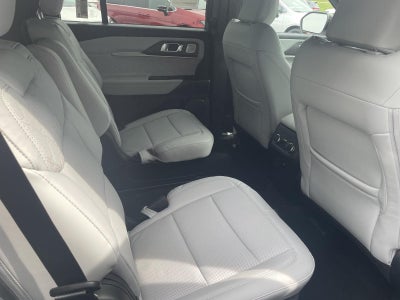 2027 Ford Explorer Platinum