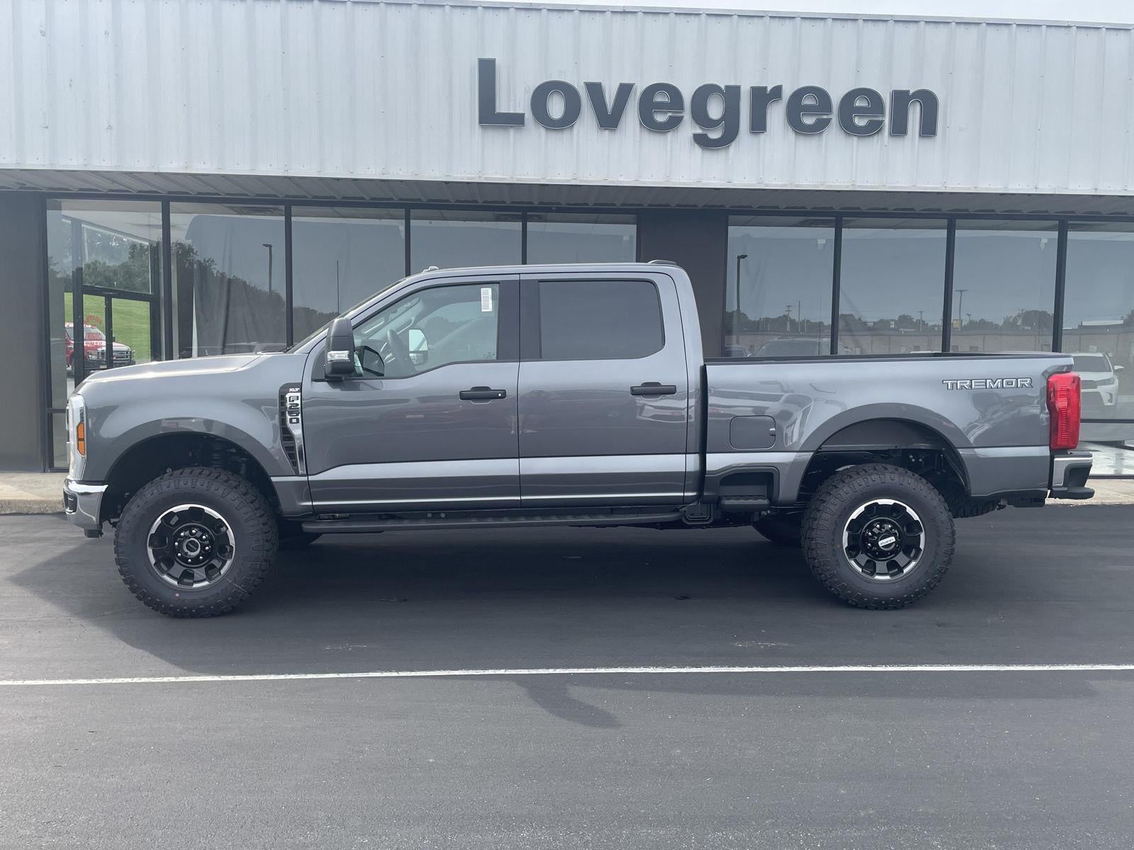 2027 Ford Super Duty F-250 XLT
