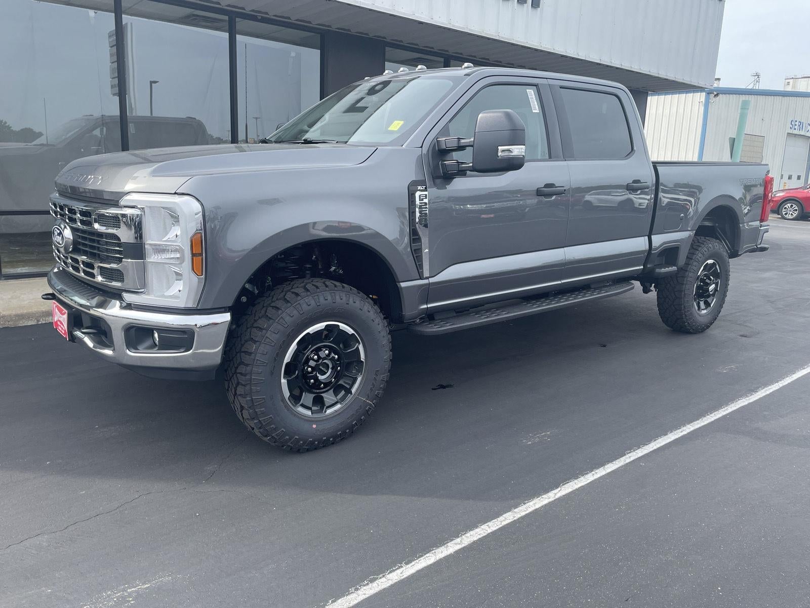 2027 Ford Super Duty F-250 XLT
