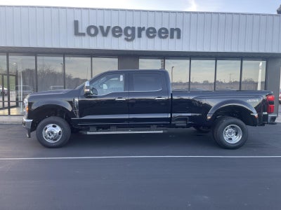 2026 Ford Super Duty F-350 DRW LARIAT