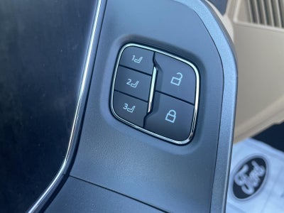 2026 Ford Super Duty F-350 DRW LARIAT