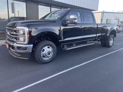 2026 Ford Super Duty F-350 DRW LARIAT
