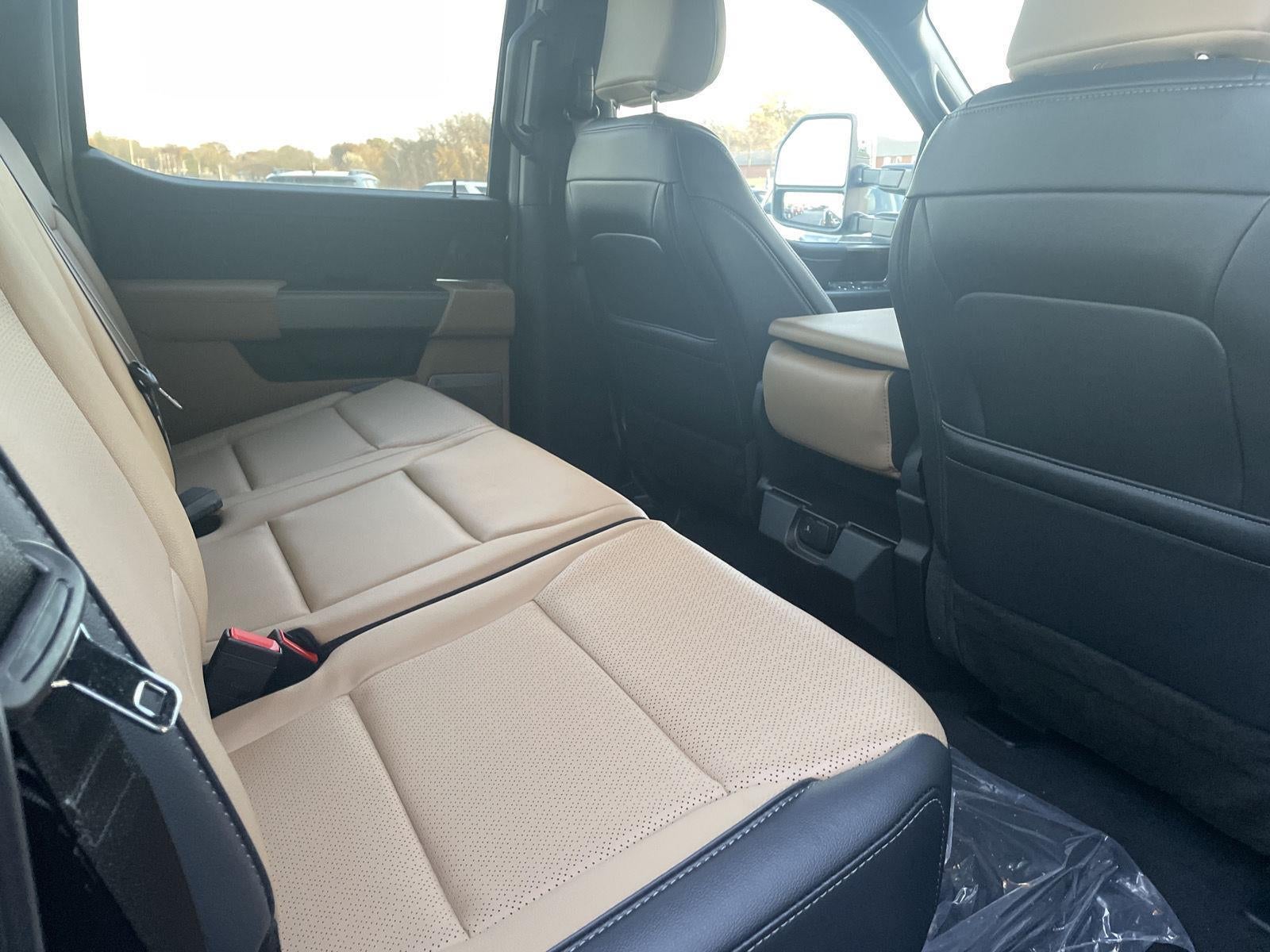 2026 Ford Super Duty F-350 DRW LARIAT