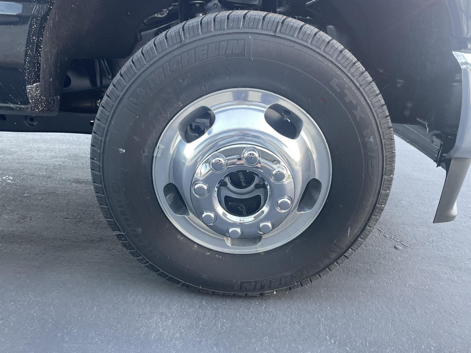 2026 Ford Super Duty F-350 DRW LARIAT