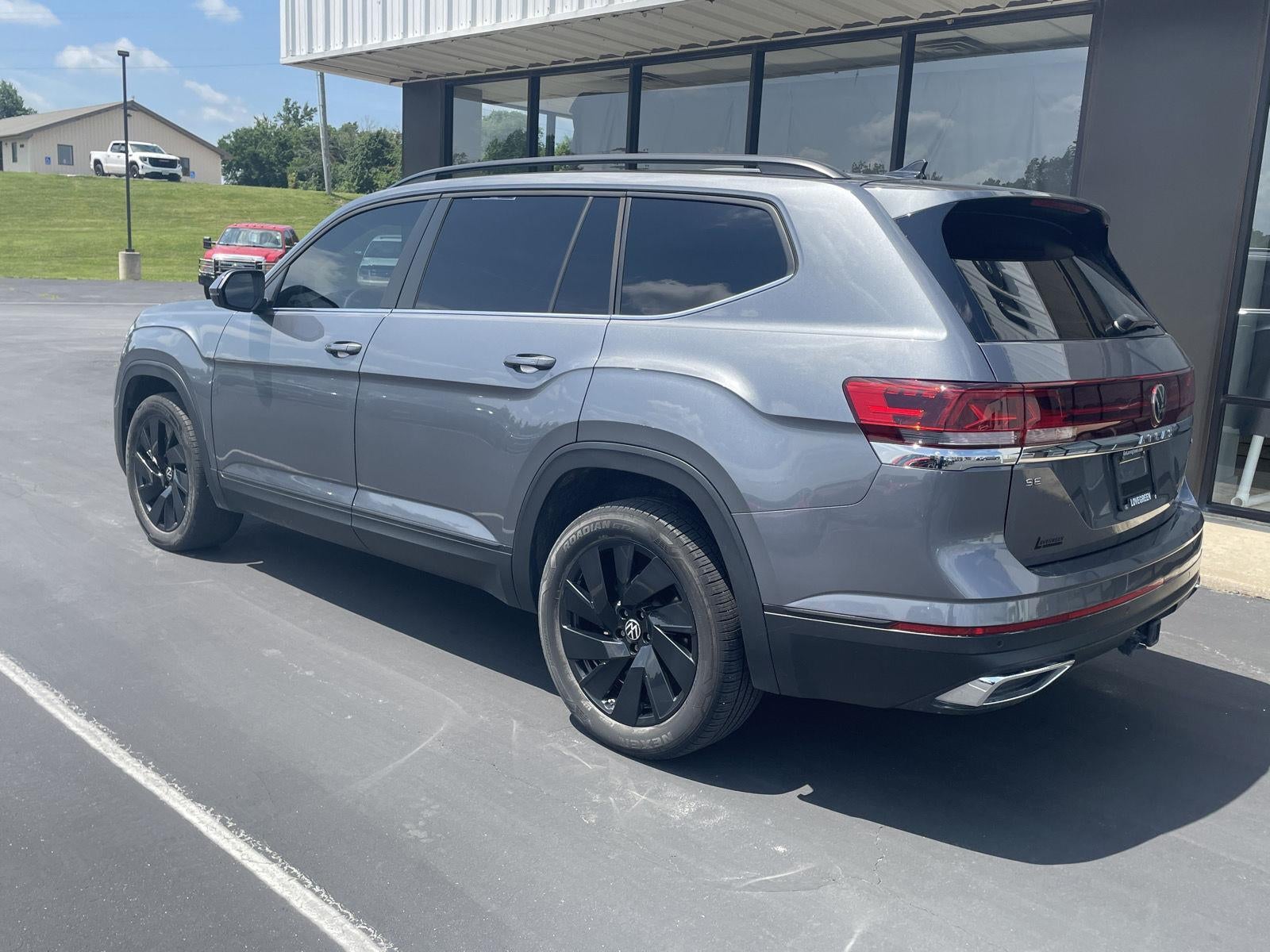 2024 Volkswagen Atlas 2.0T SE w/Technology
