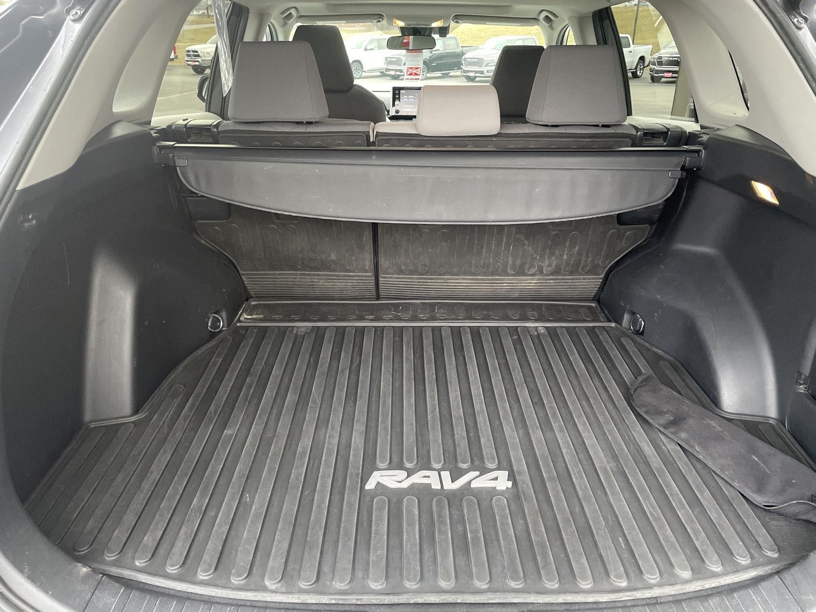 2020 Toyota RAV4 XLE