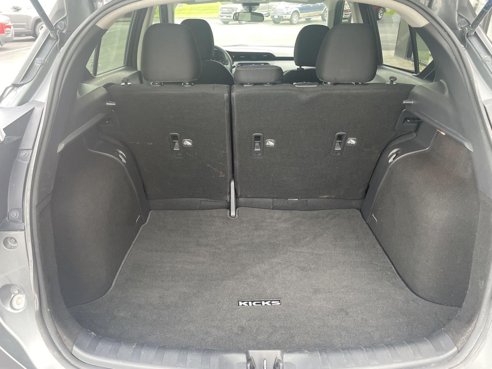 2022 Nissan Kicks SV