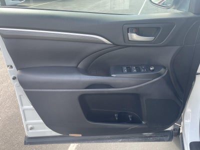 2019 Toyota Highlander SE