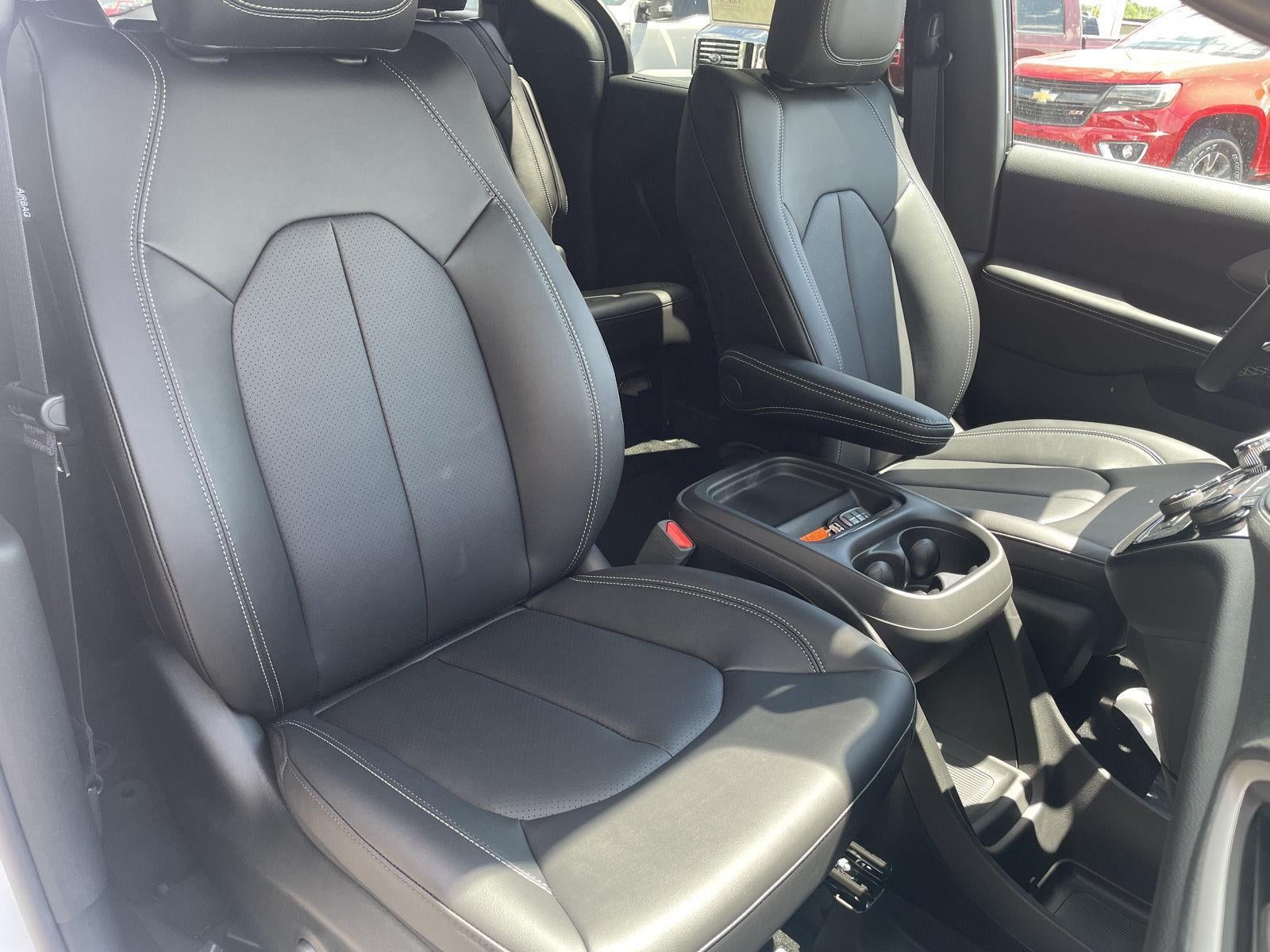 2027 Chrysler Pacifica PACIFICA SELECT