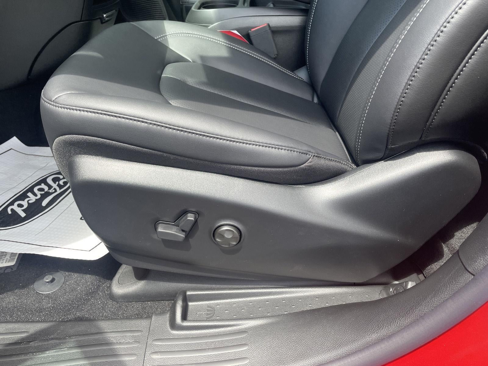 2027 Chrysler Pacifica PACIFICA SELECT