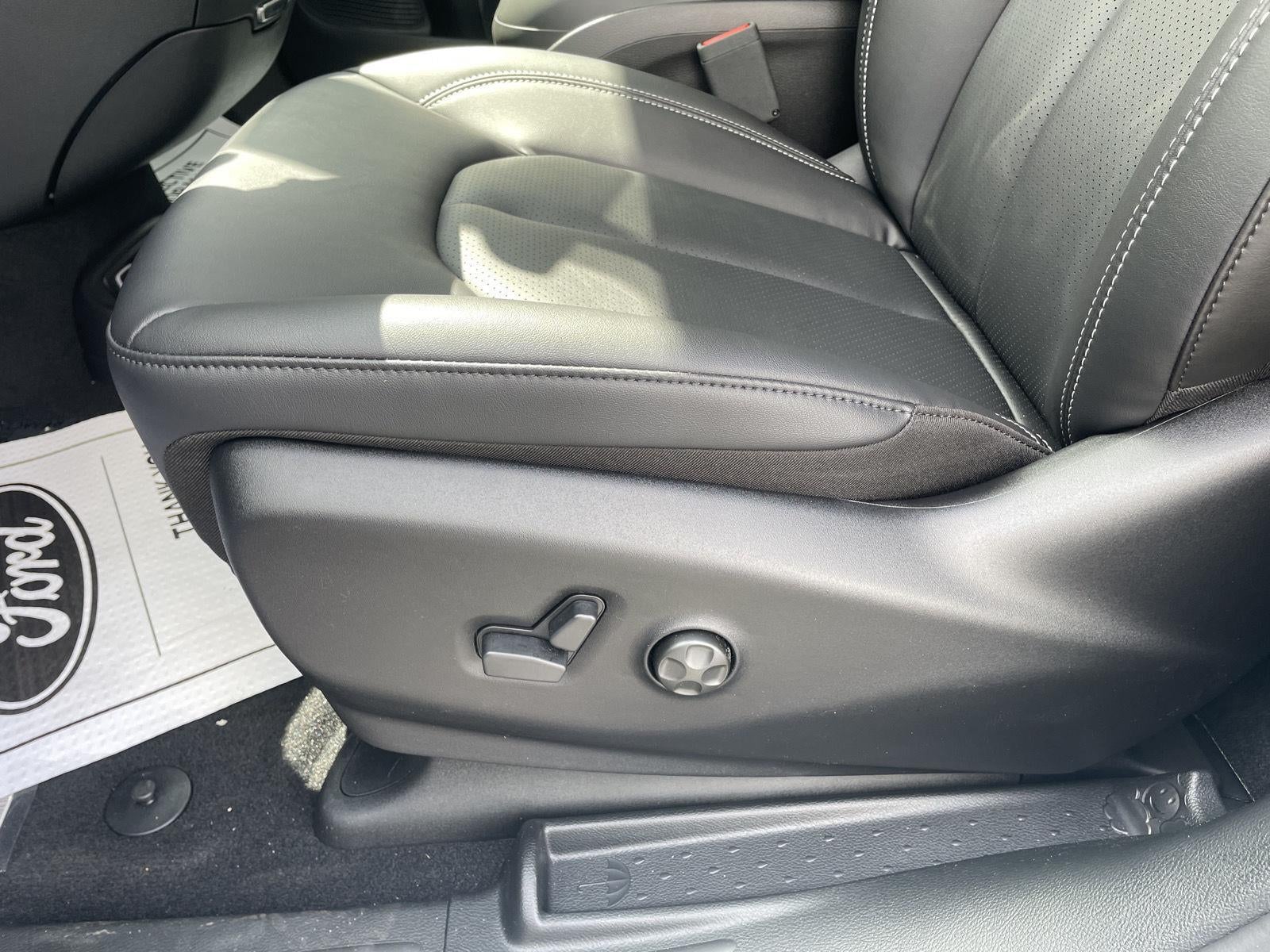 2027 Chrysler Pacifica PACIFICA SELECT