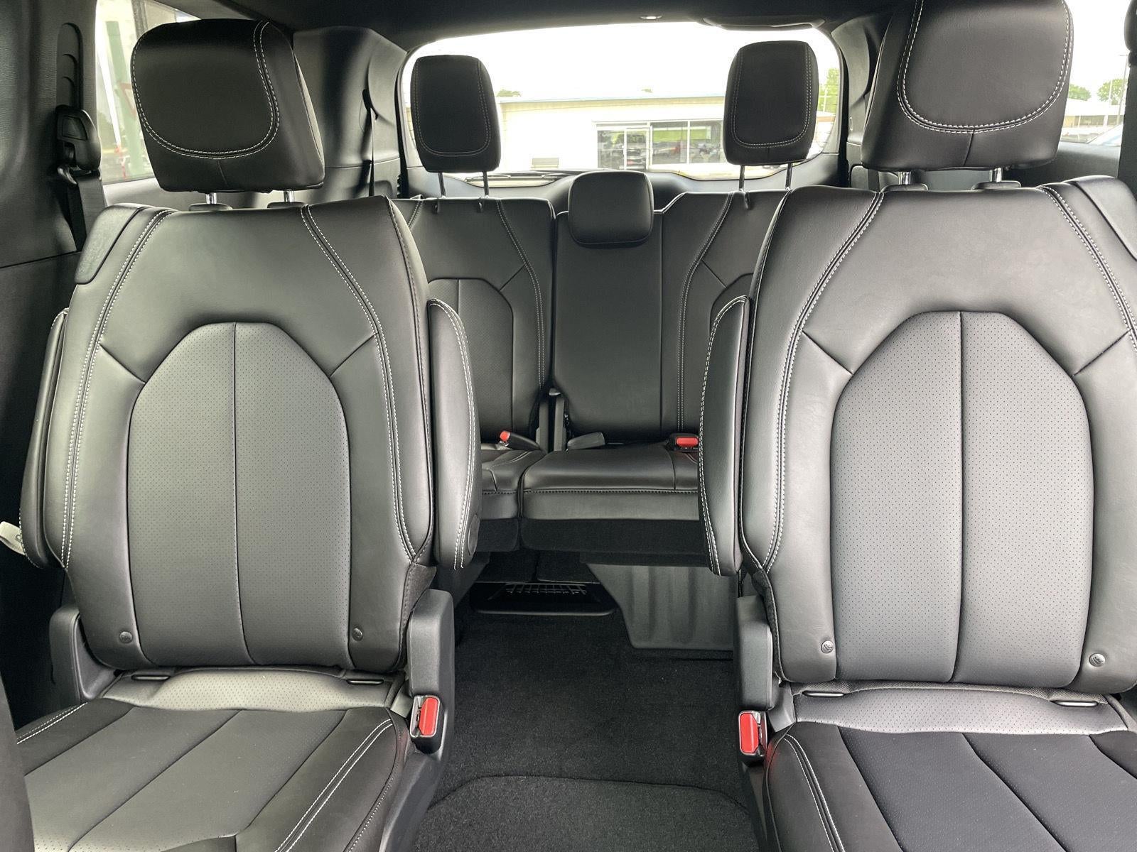 2027 Chrysler Pacifica PACIFICA SELECT