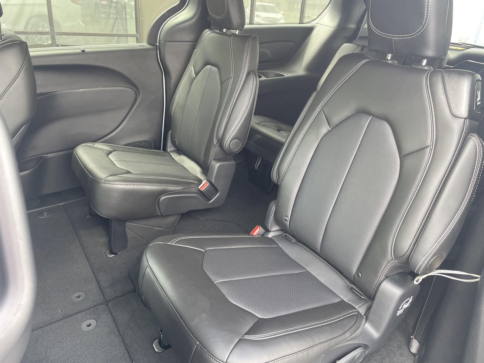 2027 Chrysler Pacifica PACIFICA SELECT
