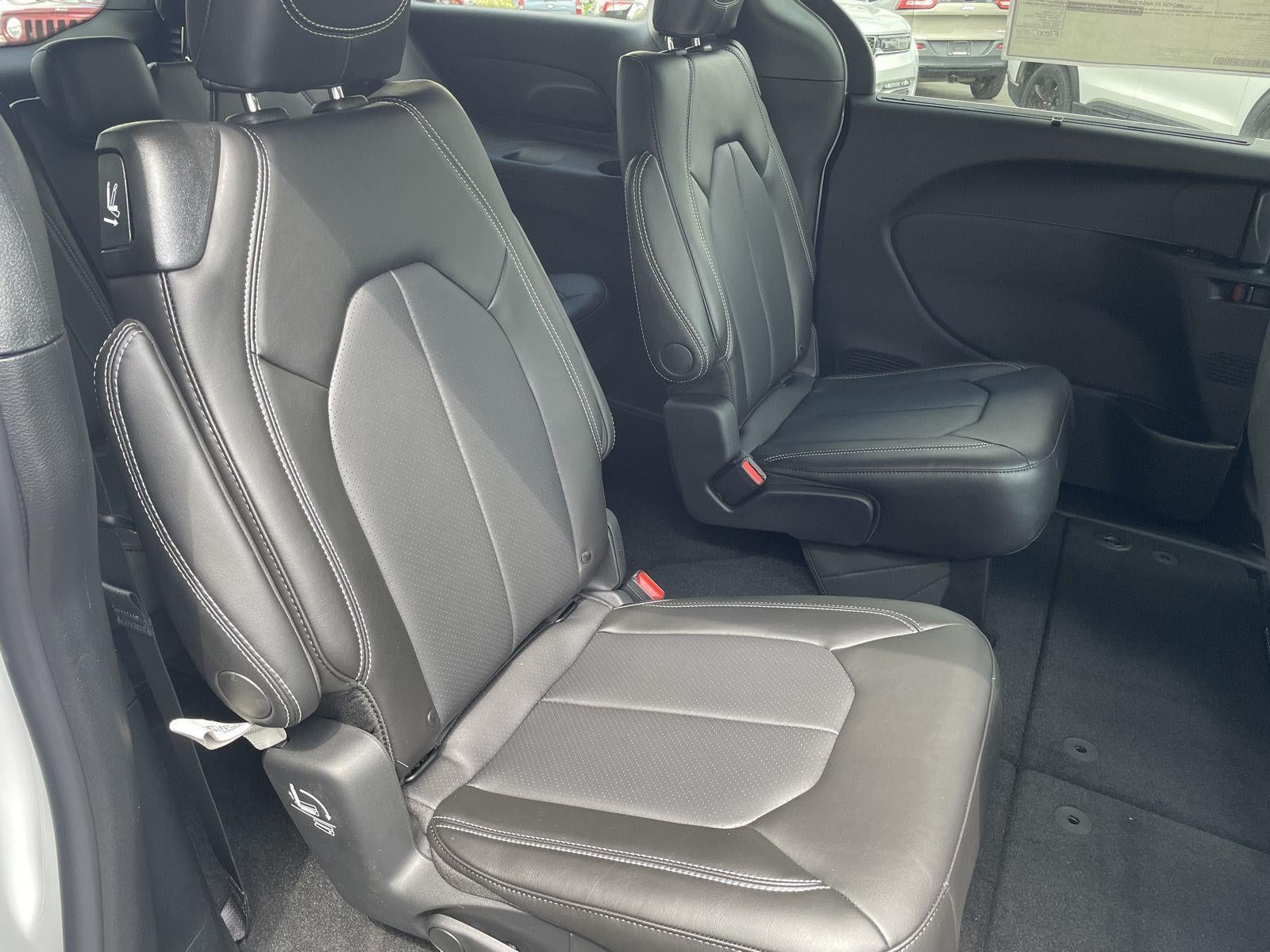 2027 Chrysler Pacifica PACIFICA SELECT