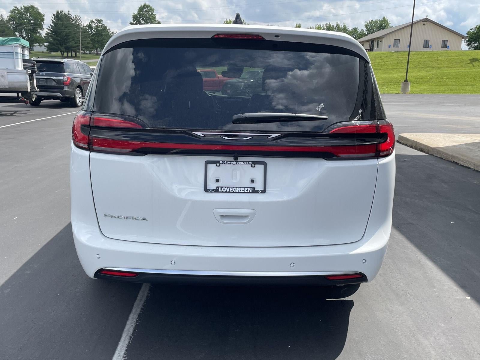 2027 Chrysler Pacifica PACIFICA SELECT