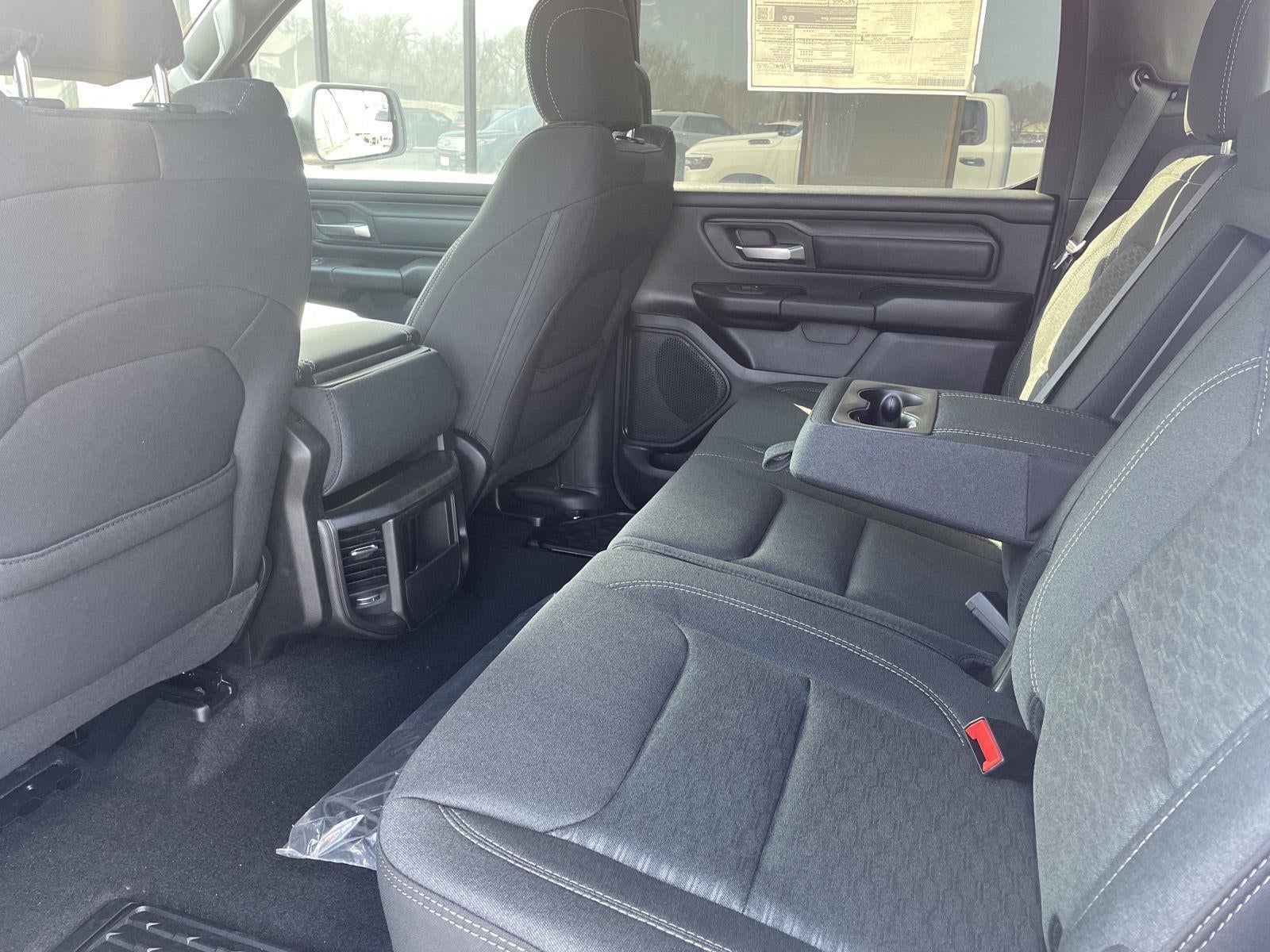 2026 RAM Ram 1500 RAM 1500 EXPRESS CREW CAB 4X4 5'7' BOX