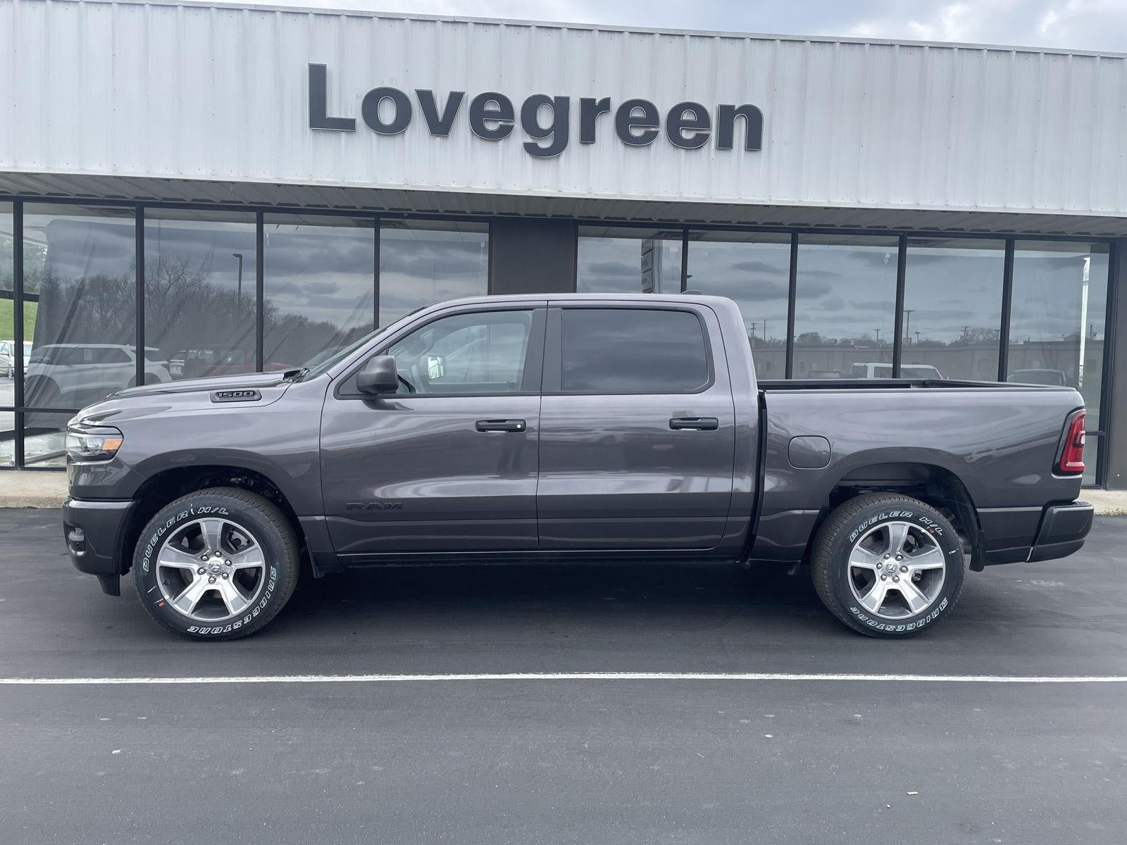 2026 RAM Ram 1500 RAM 1500 EXPRESS CREW CAB 4X4 5'7' BOX