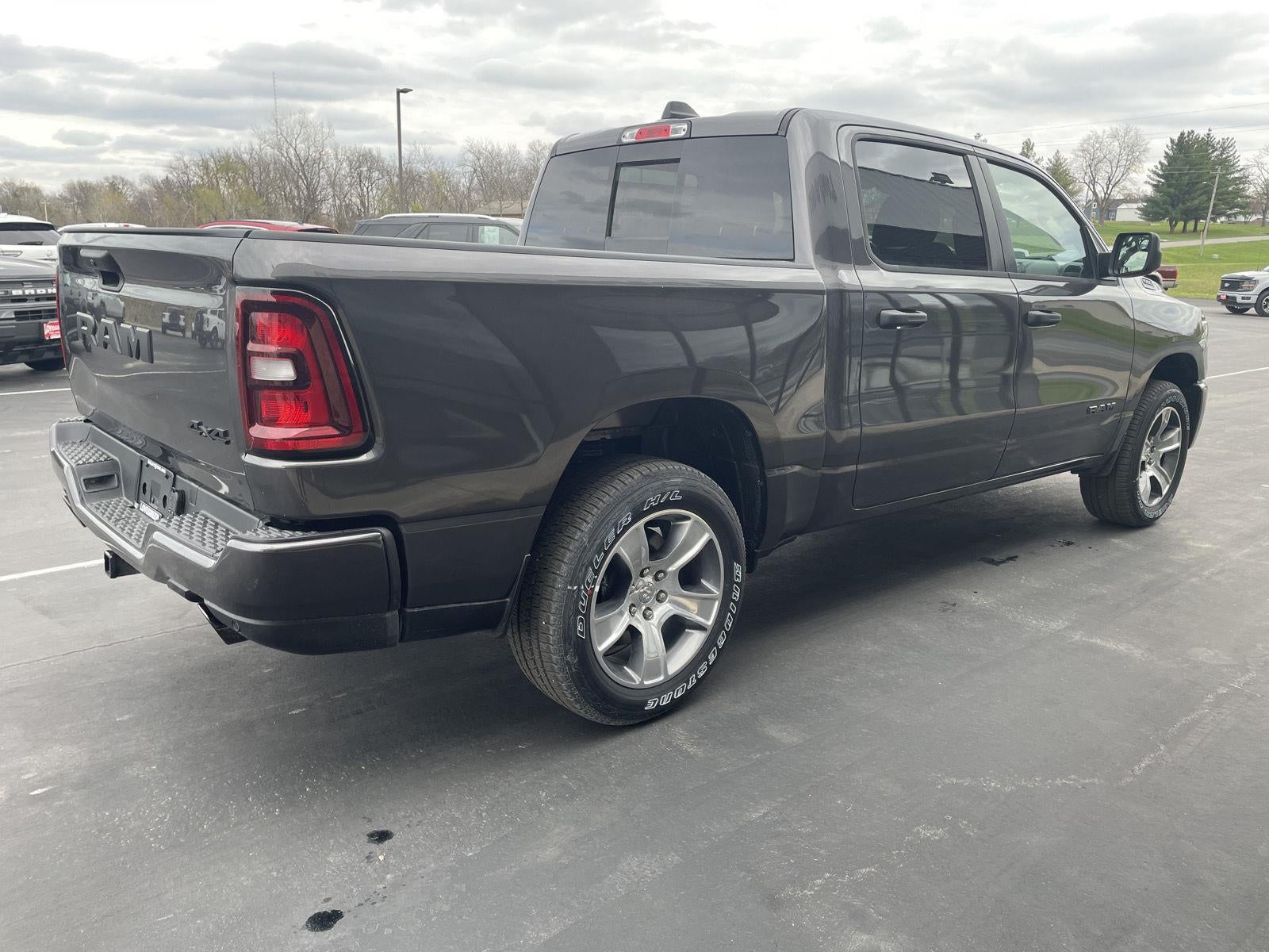 2026 RAM Ram 1500 RAM 1500 EXPRESS CREW CAB 4X4 5'7' BOX