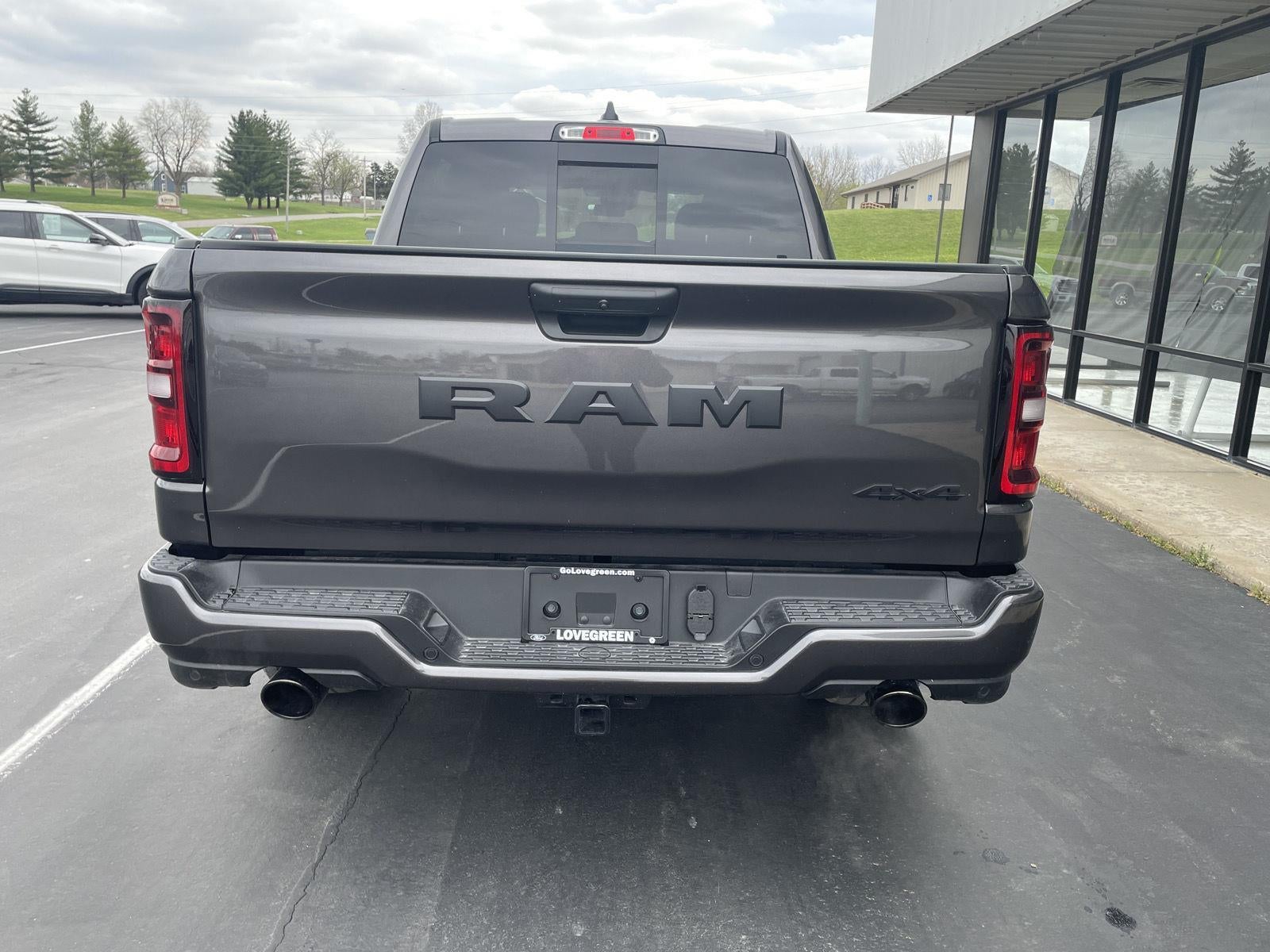 2026 RAM Ram 1500 RAM 1500 EXPRESS CREW CAB 4X4 5'7' BOX