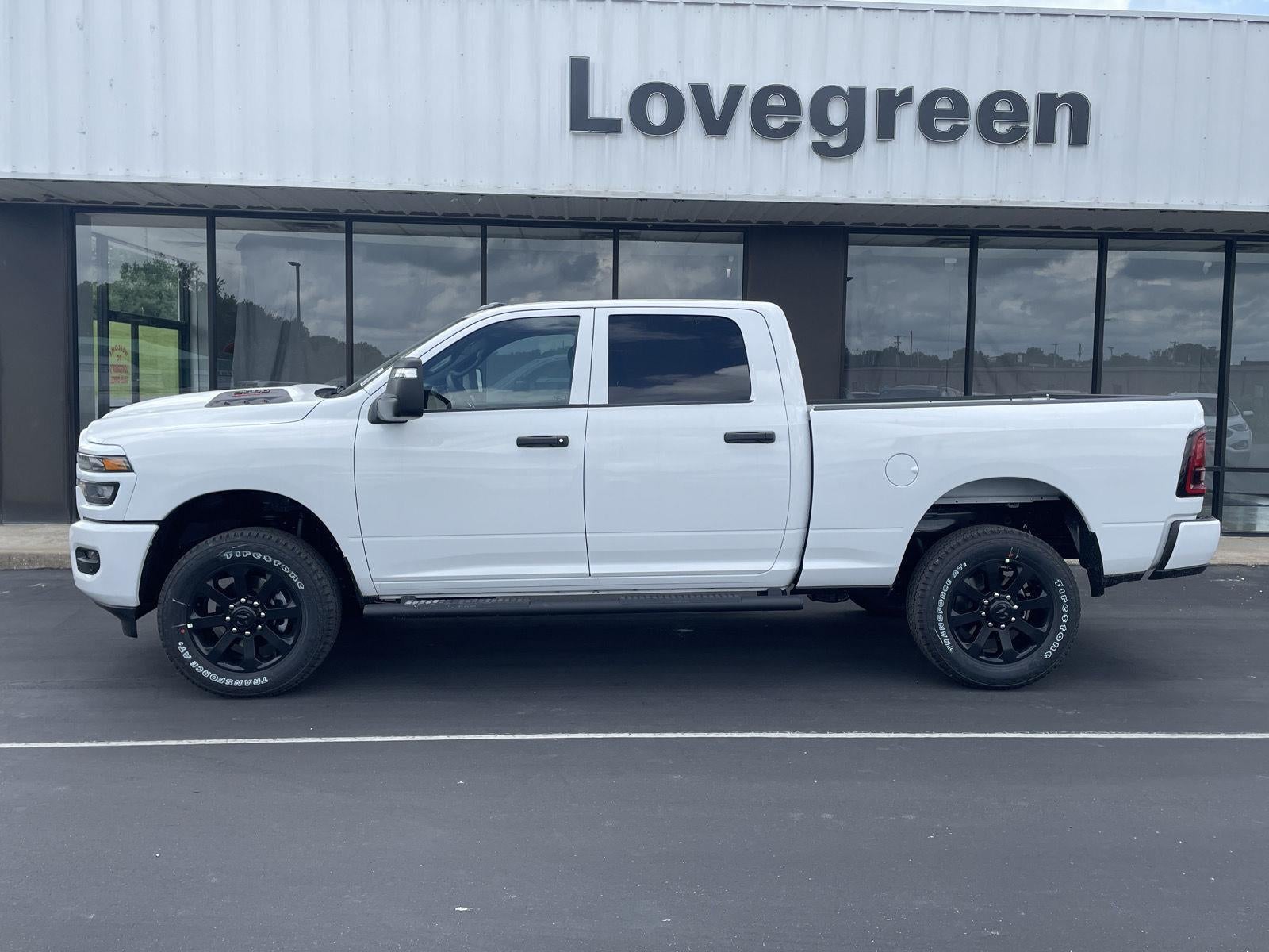 2026 RAM 2500 Tradesman/Black Express 4X4 Crew Cab SWB's photo