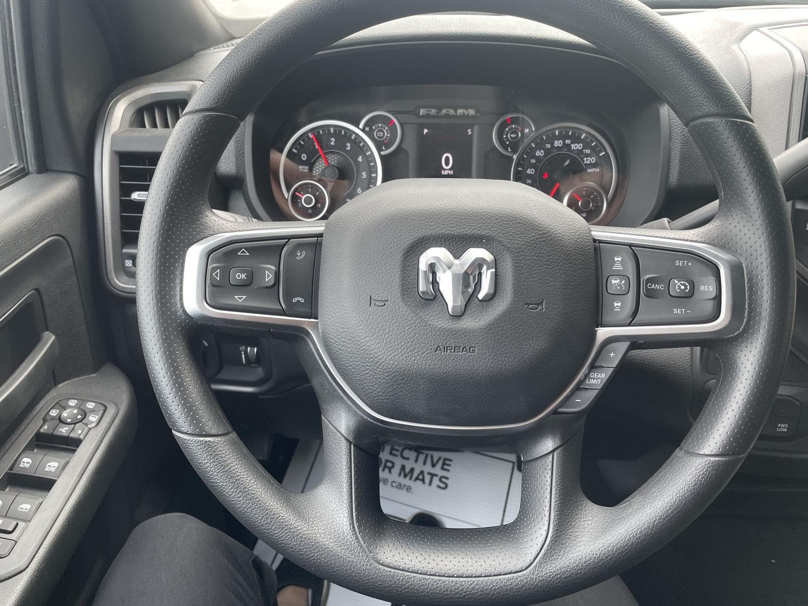 2026 RAM Ram 2500 RAM 2500 BLACK EXPRESS CREW CAB 4X4 6'4' BOX